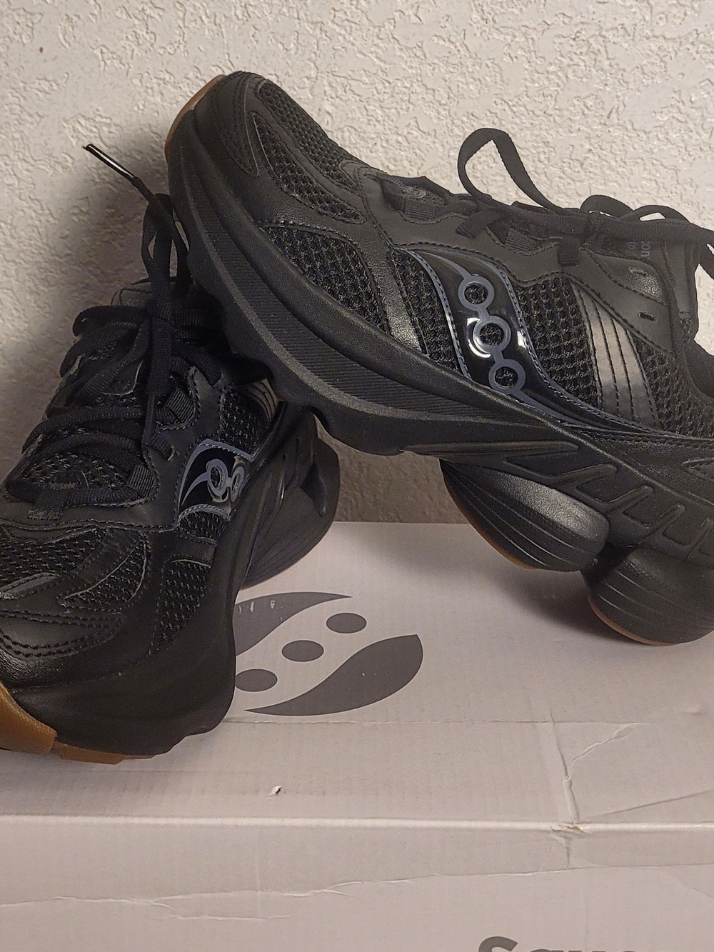 Saucony Grid NXT Unisex SZ M 5.5 -W 7 Triple Black Gum Running Shoes S70797-3